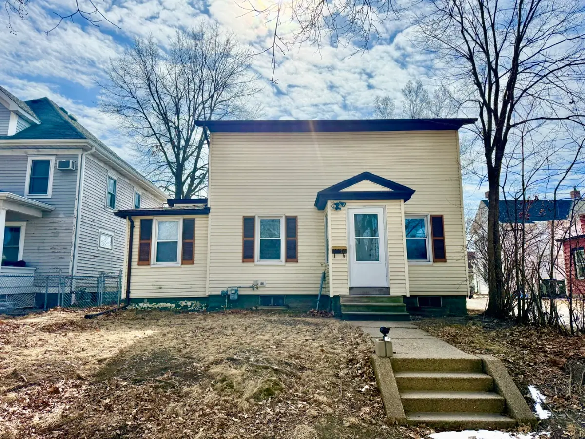 711 E Bloomington Street, Iowa City, IA 52245 - #1