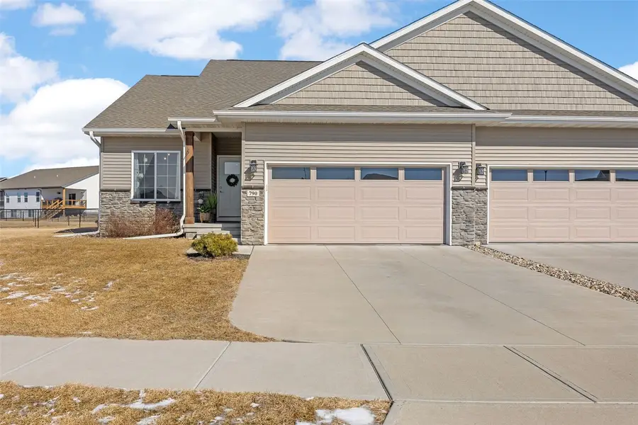 790 Oak Terrace Avenue, North Liberty, IA 52317 - #2