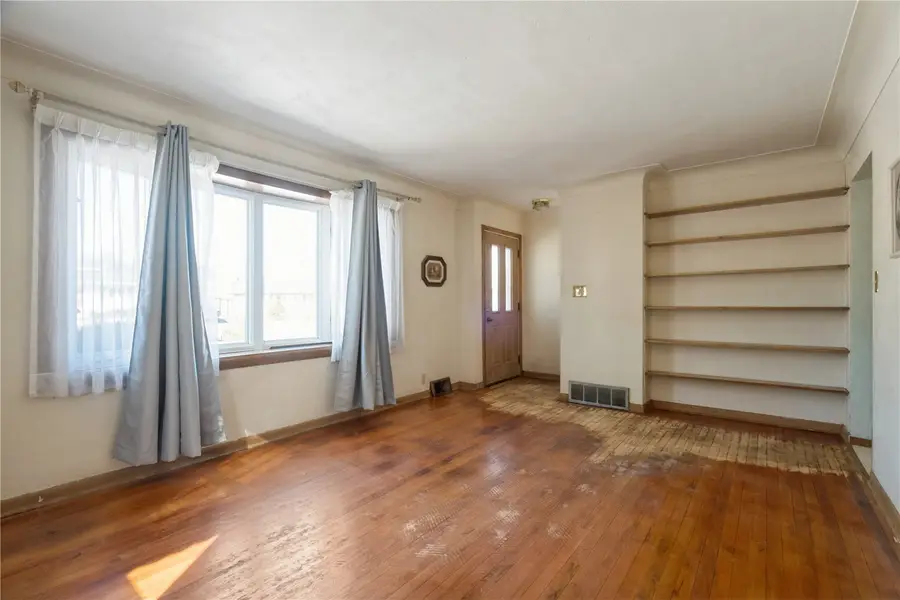 327 32nd Street Nw, Cedar Rapids, IA 52405 - #3