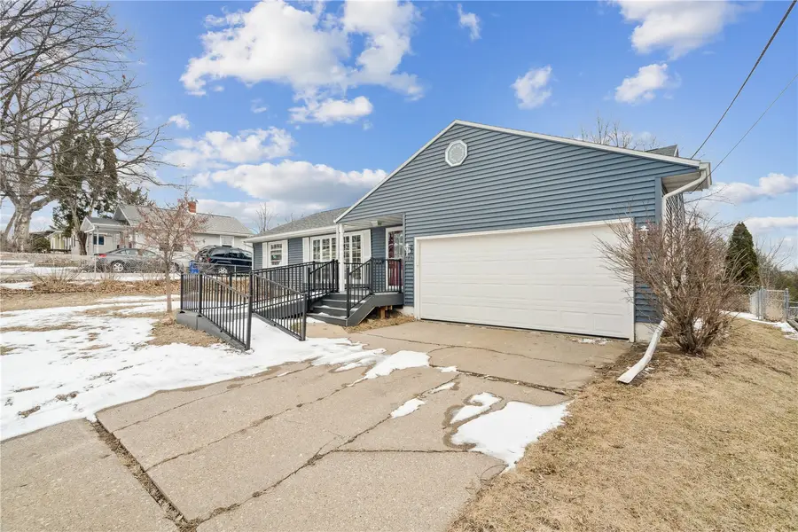 1637 13th Street Nw, Cedar Rapids, IA 52405 - #2