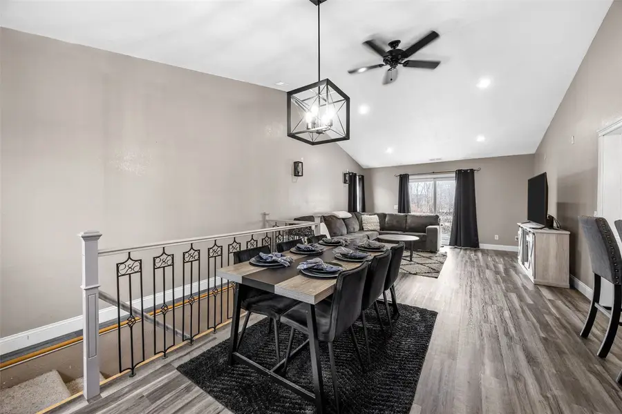 625 Freeseway Drive, Robins, IA 52328 - #2