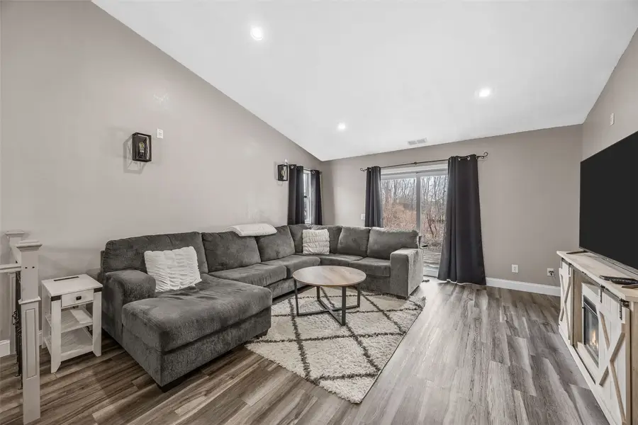 625 Freeseway Drive, Robins, IA 52328 - #3