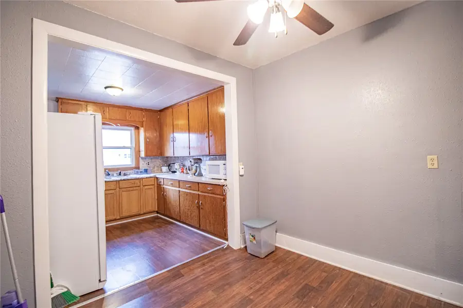 103 W 4th Street, Anamosa, IA 52205 - #3