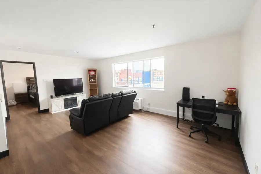 400 1st Street Se #303, Cedar Rapids, IA 52401 - #2