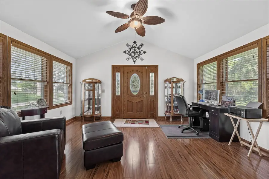 4427 J Street Sw, Cedar Rapids, IA 52404 - #3