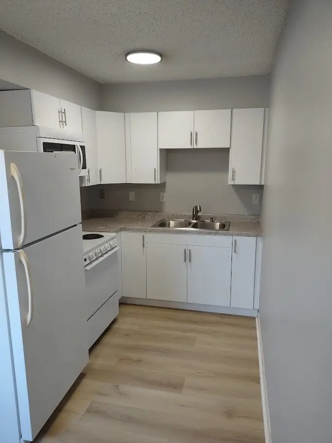 325 Clymer Road, Hiawatha, IA 52233 - #3