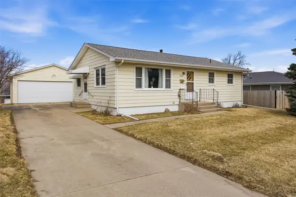3422 Dennis Drive Nw, Cedar Rapids, IA 52405