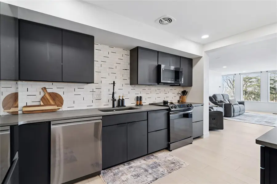 2222 1st Avenue Ne #305, Cedar Rapids, IA 52402 - #3