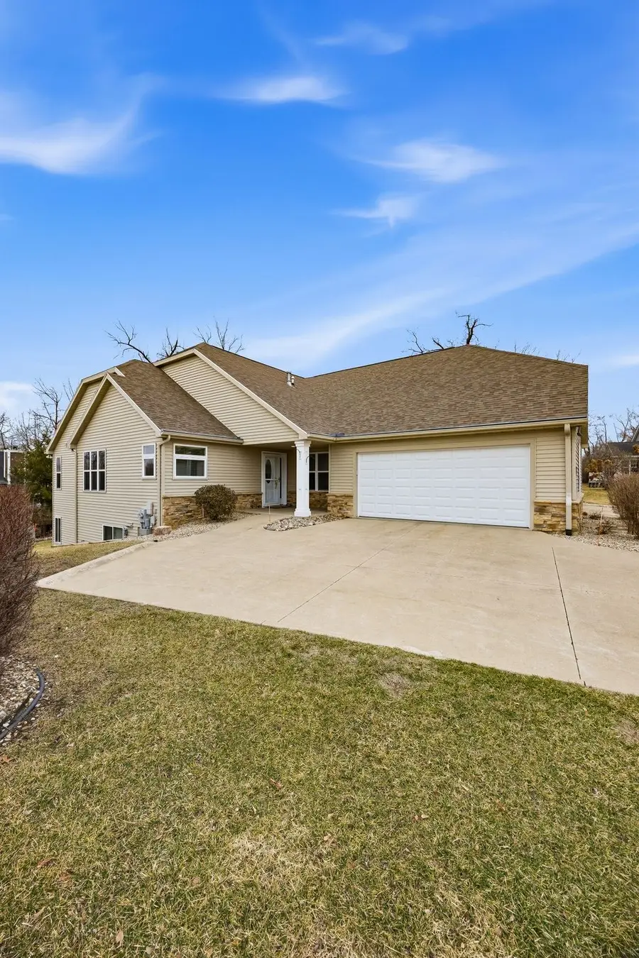 3801 Willowbend Court Ne, Cedar Rapids, IA 52411 - #2