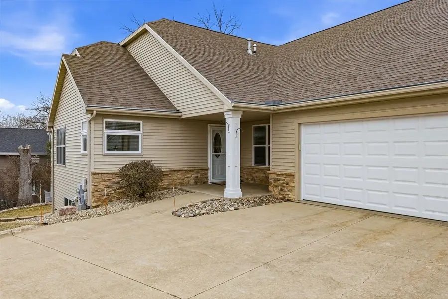 3801 Willowbend Court Ne, Cedar Rapids, IA 52411 - #3