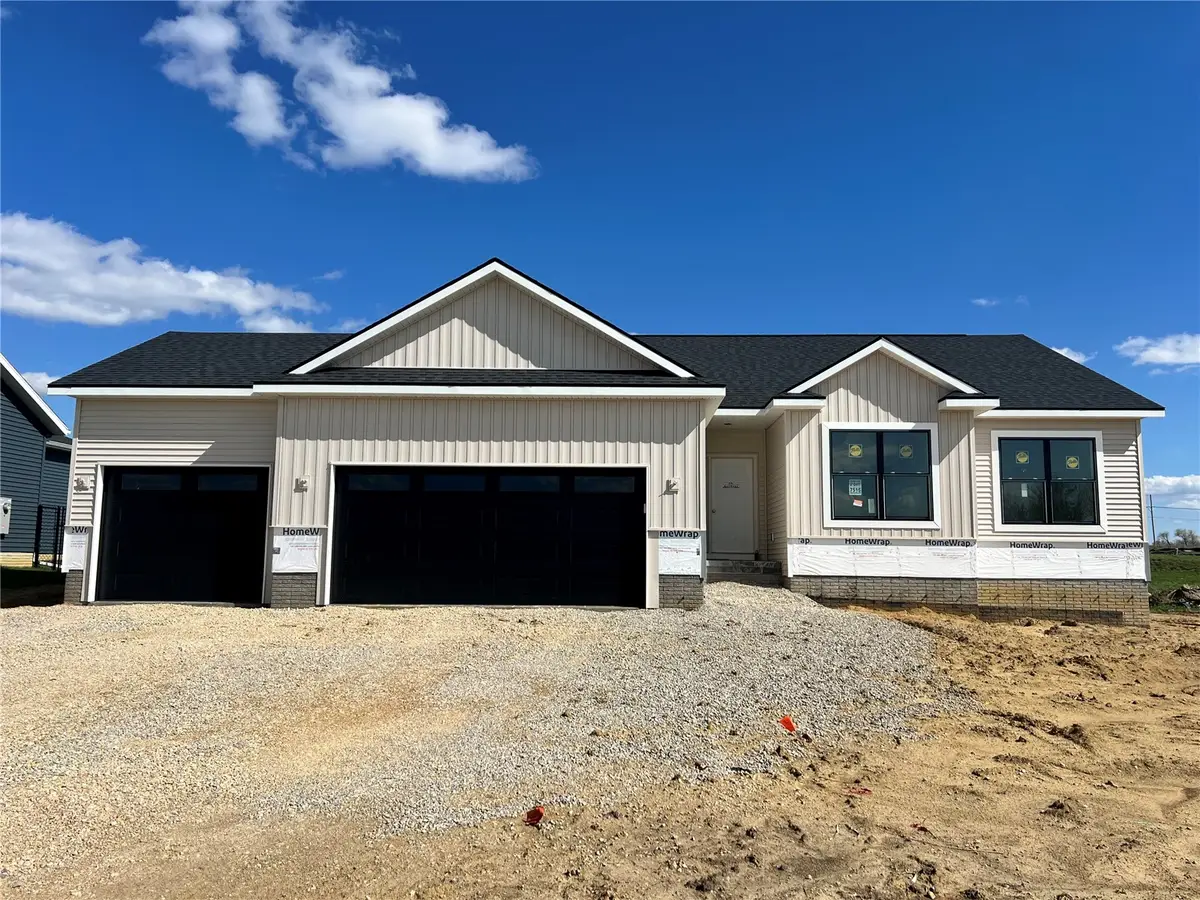 7515 Country Ridge Drive Nw, Cedar Rapids, IA 52405 - #1