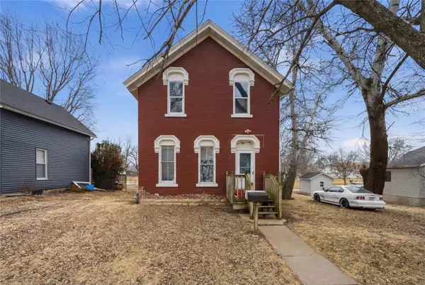 209 W Carroll Street, Anamosa, IA 52205