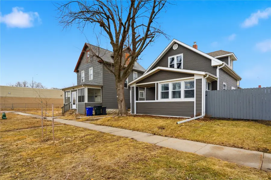 409 A Avenue Nw, Cedar Rapids, IA 52405 - #2