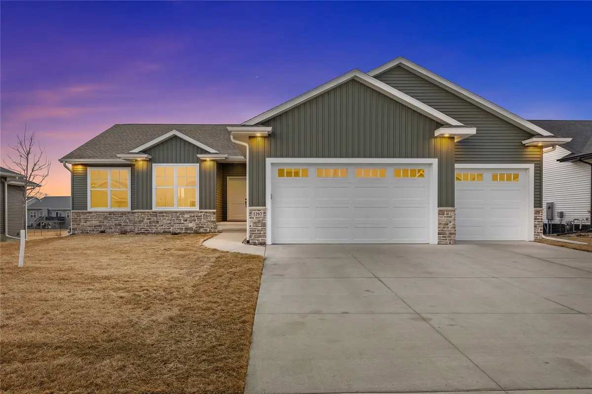 1297 Hickory Ridge Dr, Marion, IA 52302 - #1