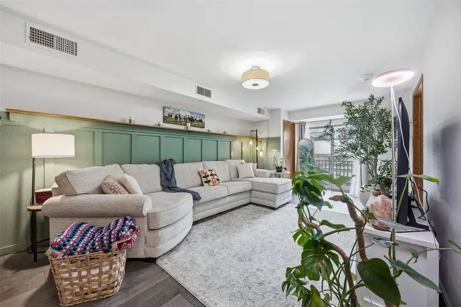 332 S Linn Street #305, Iowa City, IA 52240 - #2