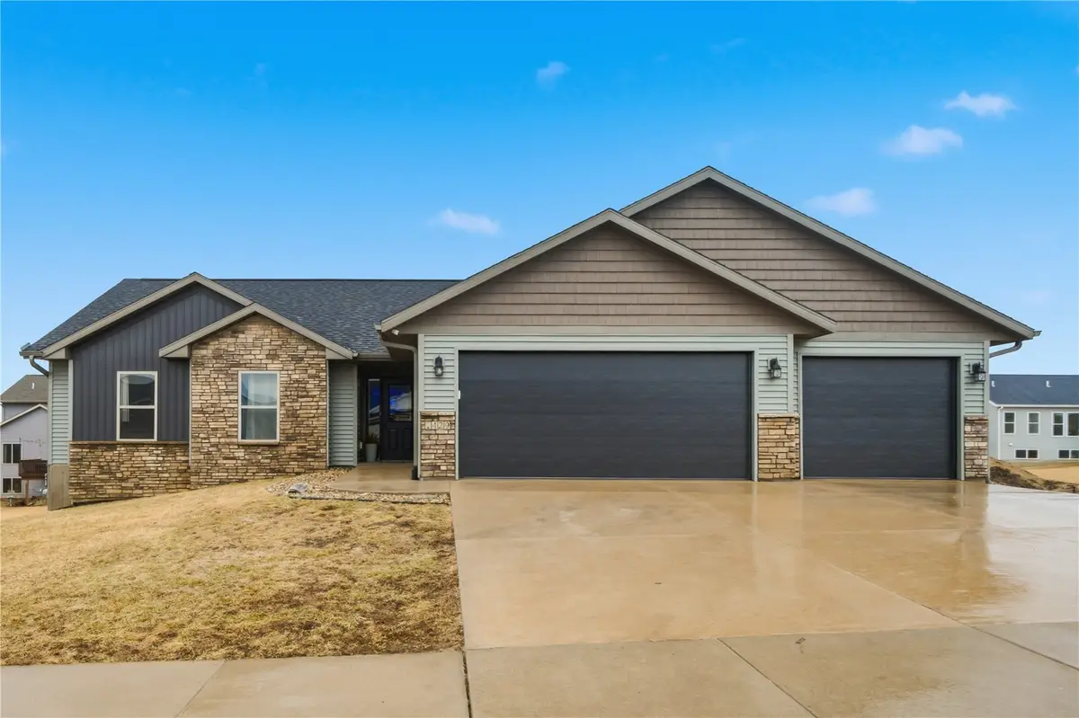 1429 Bridgewood Drive, Fairfax, IA 52228 - #1