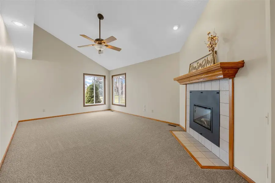 1306 Prairieview Drive Ne, Cedar Rapids, IA 52402 - #2