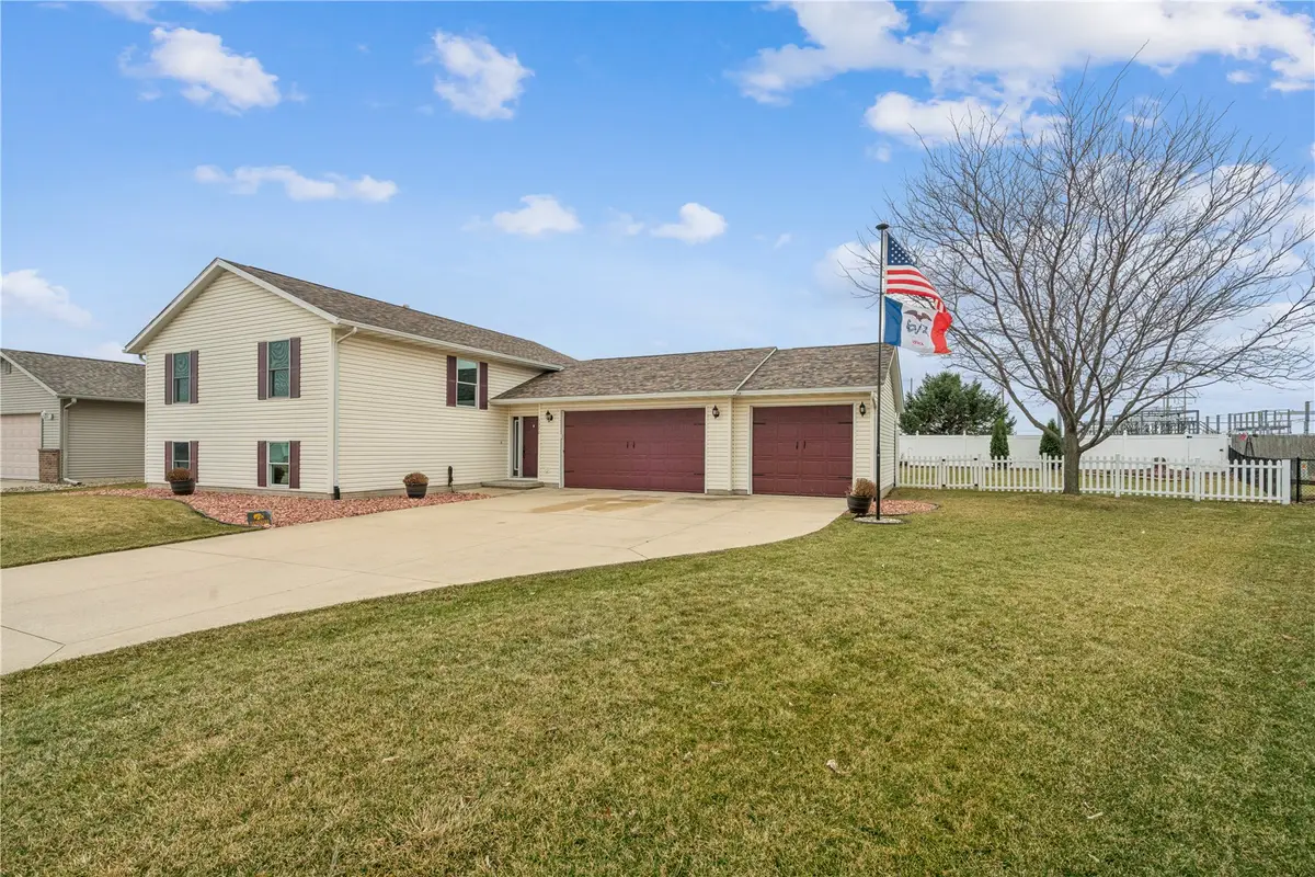 1370 48th St, Marion, IA 52302 - #1