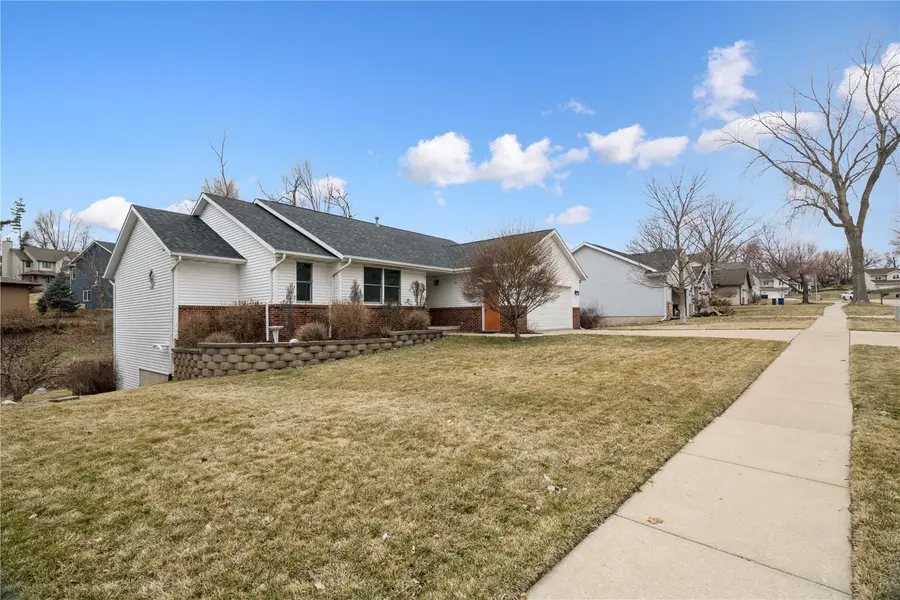 1617 Whitters Way Nw, Cedar Rapids, IA 52405 - #2