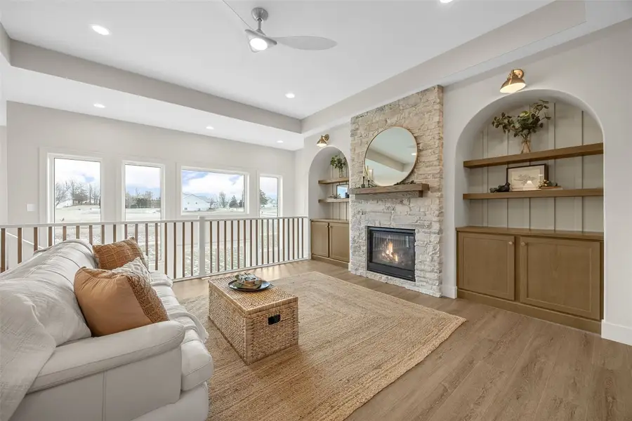 970 17th Ave Sw, Mount Vernon, IA 52314 - #3