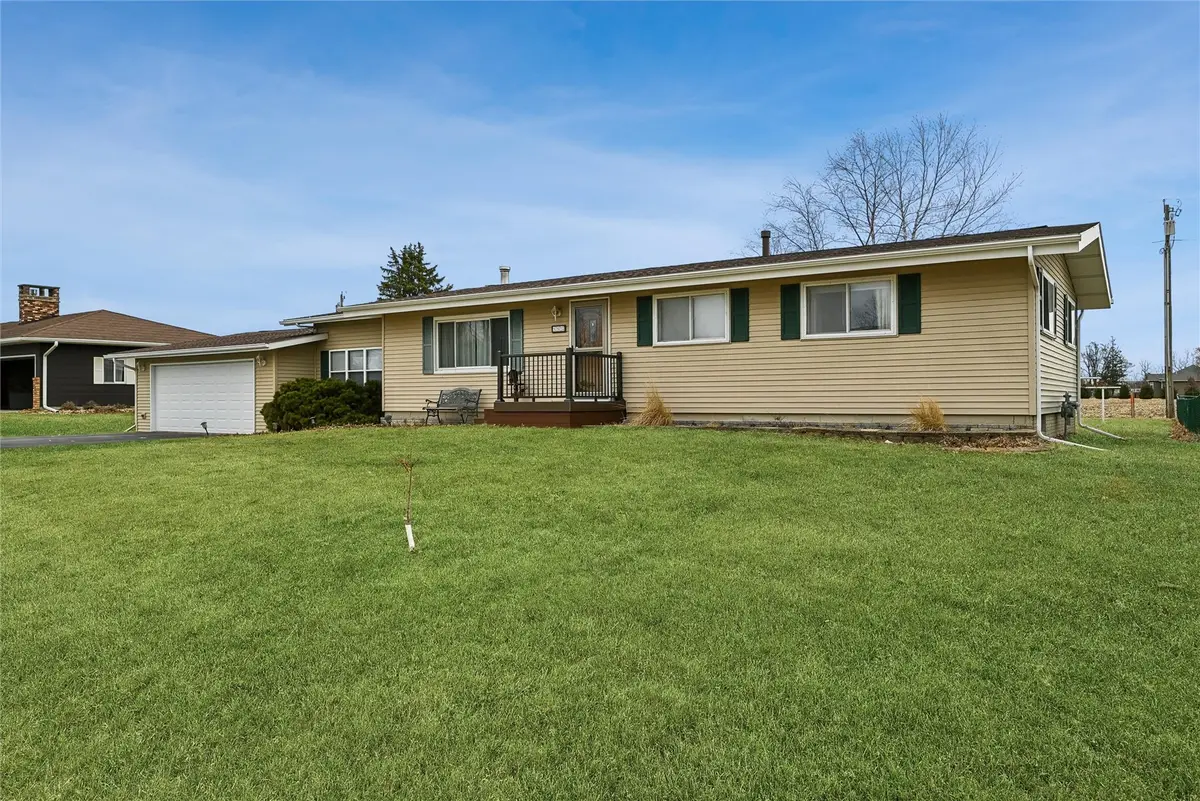 103 Walnut Street, Van Horne, IA 52346 - #1