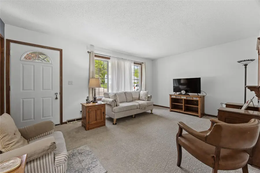 1721 Woodside Court Nw, Cedar Rapids, IA 52405 - #3