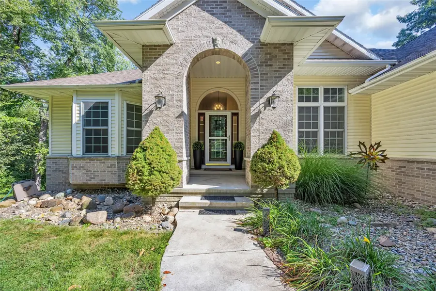 2722 Royal Oaks Dr Nw, Swisher, IA 52338 - #2