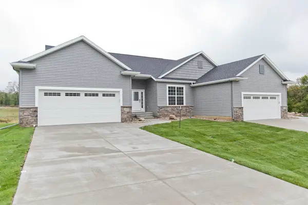 5700 Meadow Grass Circle Se, Cedar Rapids, IA 52403