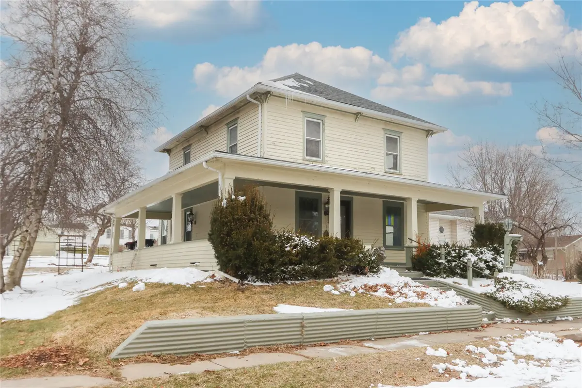 224 W Main Street, Oxford, IA 52322 - #1