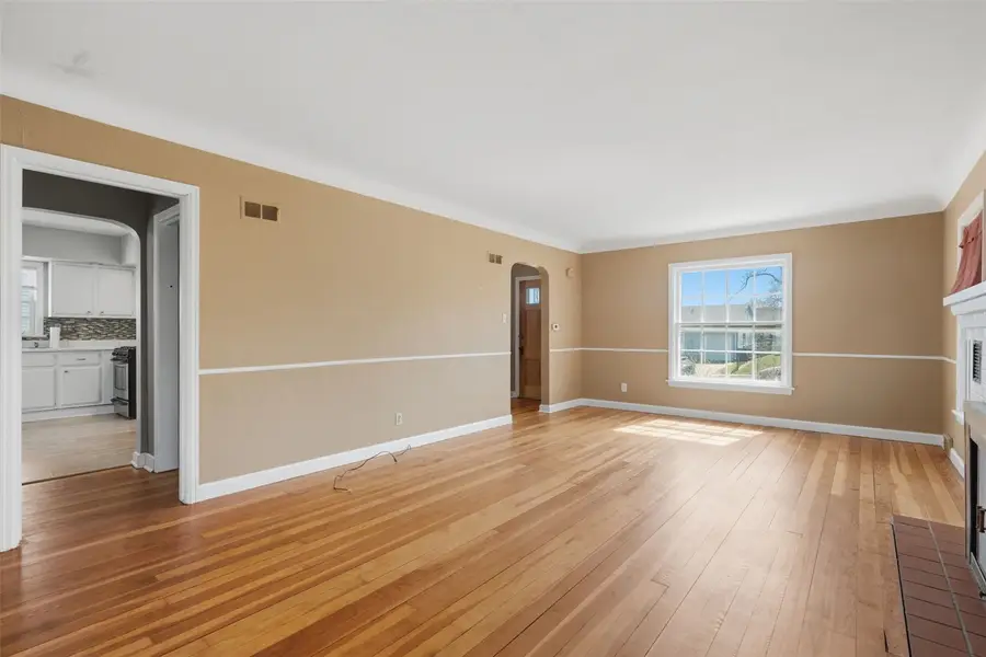 132 38th Street Ne, Cedar Rapids, IA 52402 - #3
