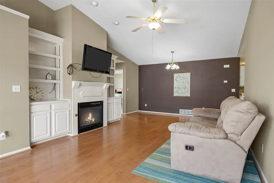 1027 74th Street Ne, Cedar Rapids, IA 52402 - #3