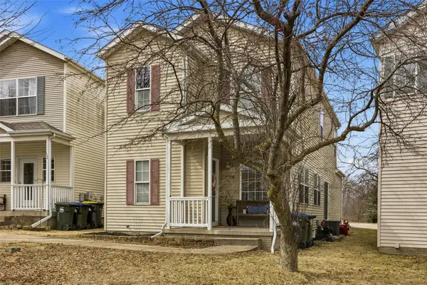 2768 Irving, Iowa City, IA 52246