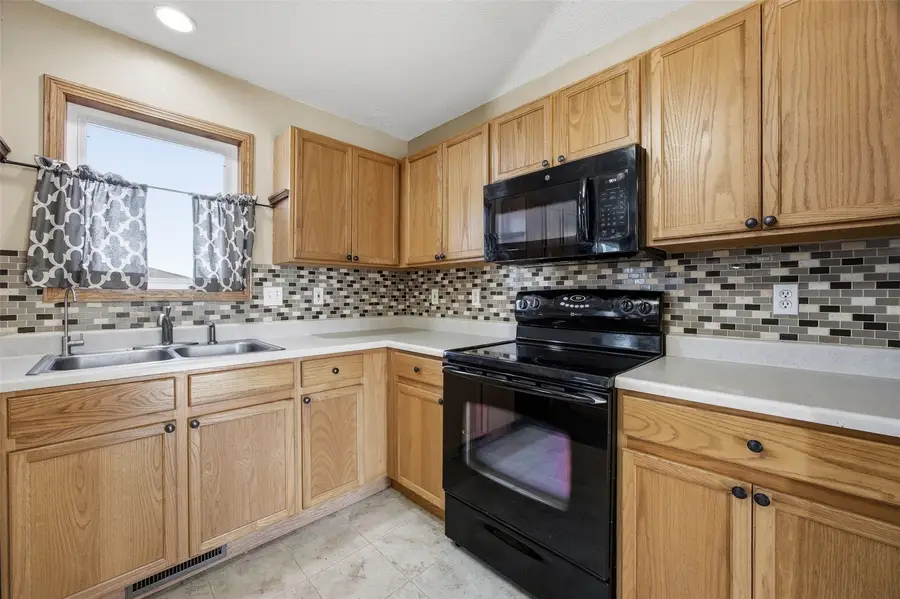 4070 Pinehurst Drive, Marion, IA 52302 - #2