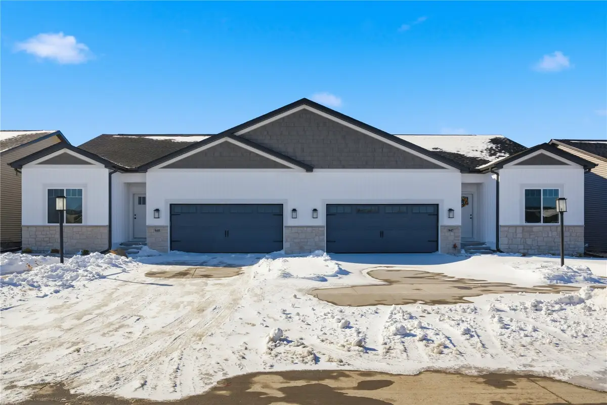 945 Eisenhower Boulevard, North Liberty, IA 52317 - #1