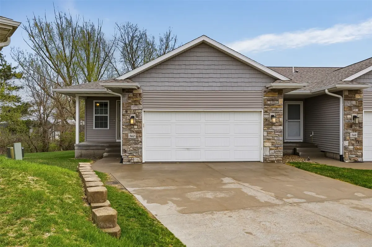 562 Meadow Oak Circle, Fairfax, IA 52228 - #1
