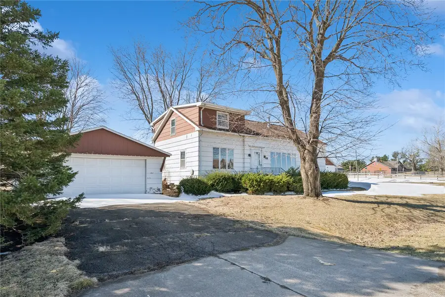 4306 F St, Amana, IA 52203 - #2