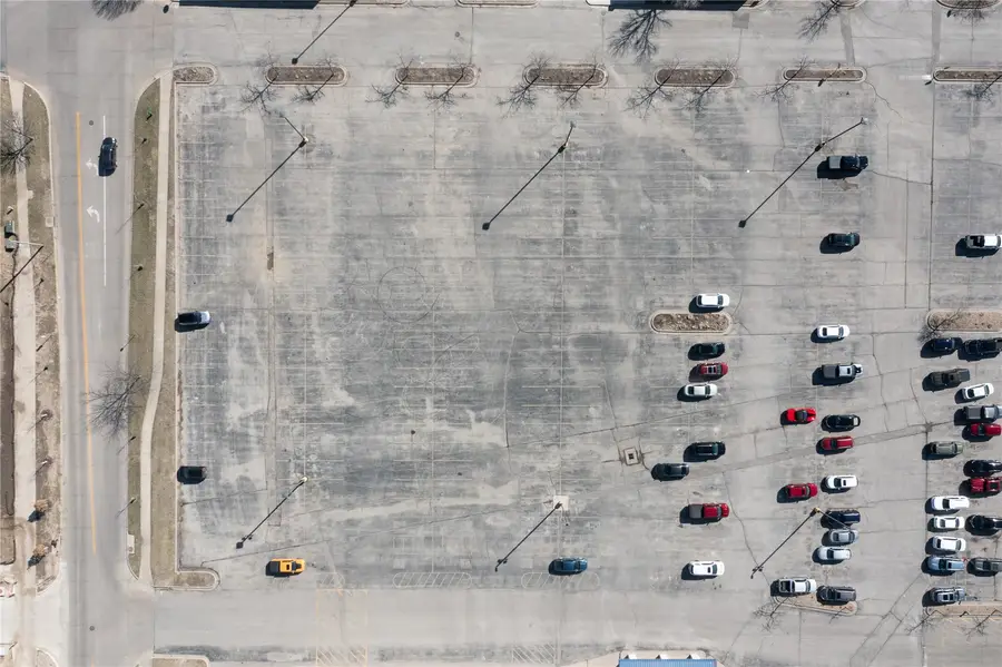 3725 20th Avenue Sw, Cedar Rapids, IA 52404 - #2