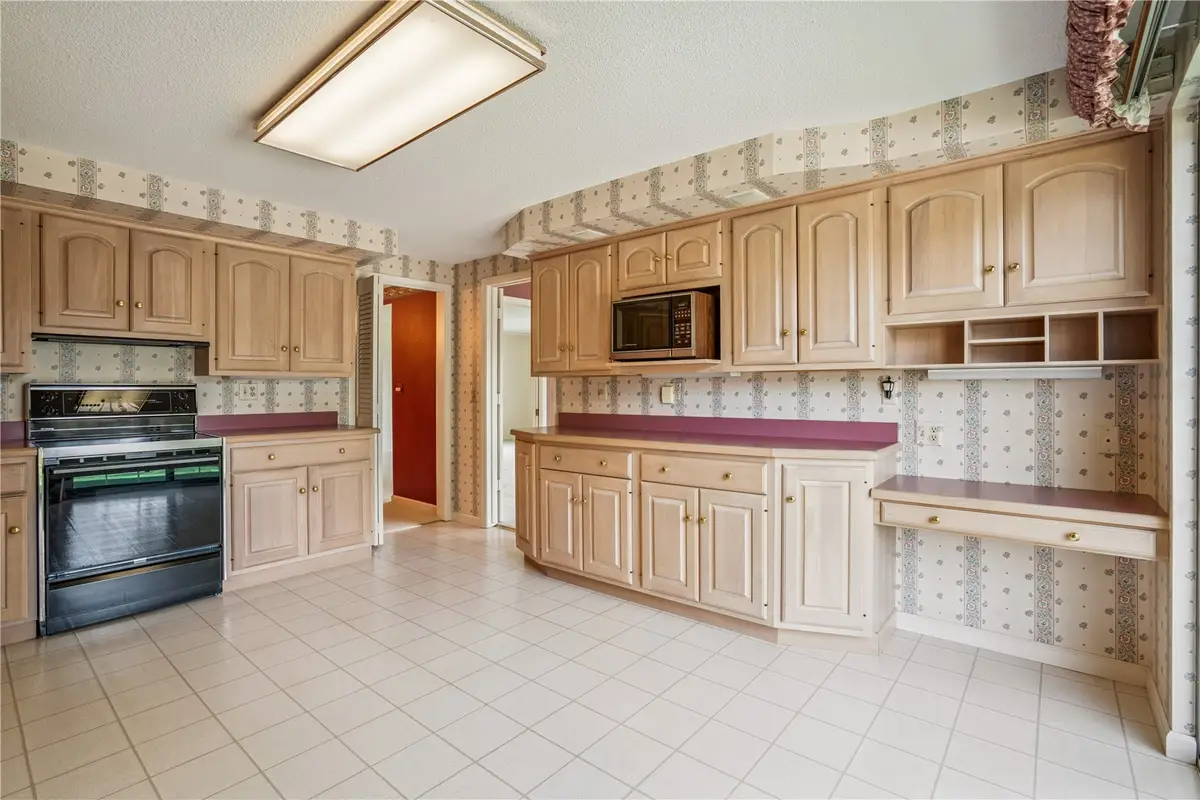 100 Thompson Drive Se #212, Cedar Rapids, IA 52403 - #1