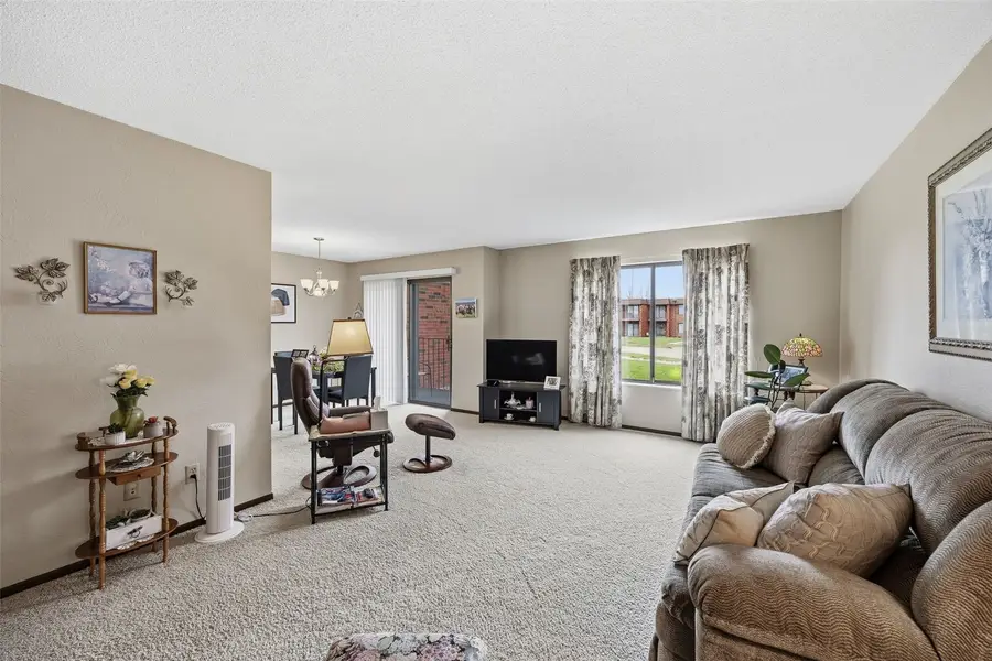 5716 Golden Court Ne #52, Cedar Rapids, IA 52402 - #3