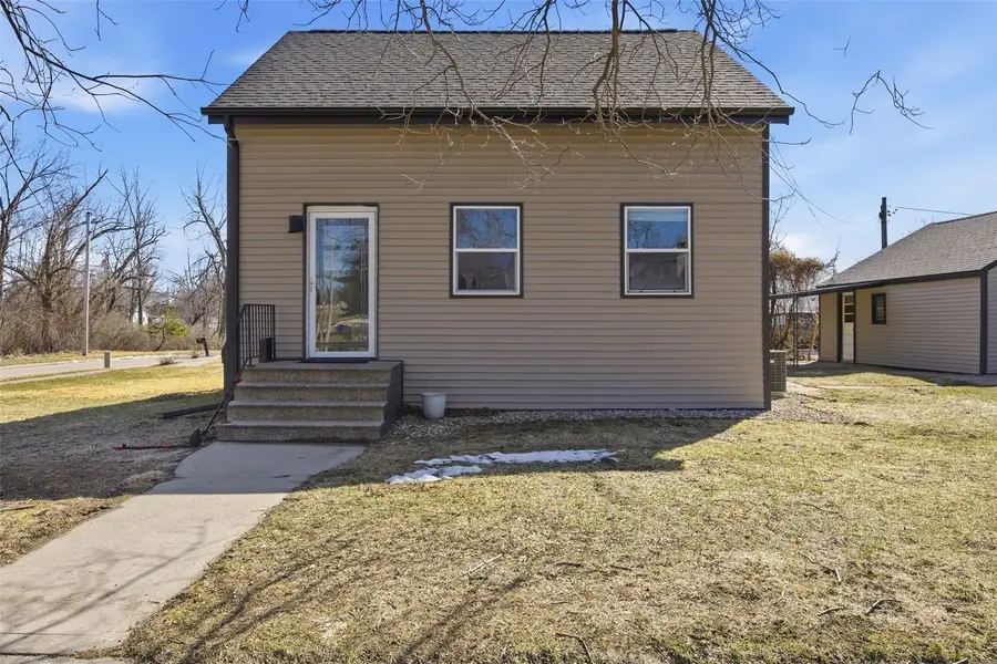 381 31st Street Dr Se, Cedar Rapids, IA 52403 - #2
