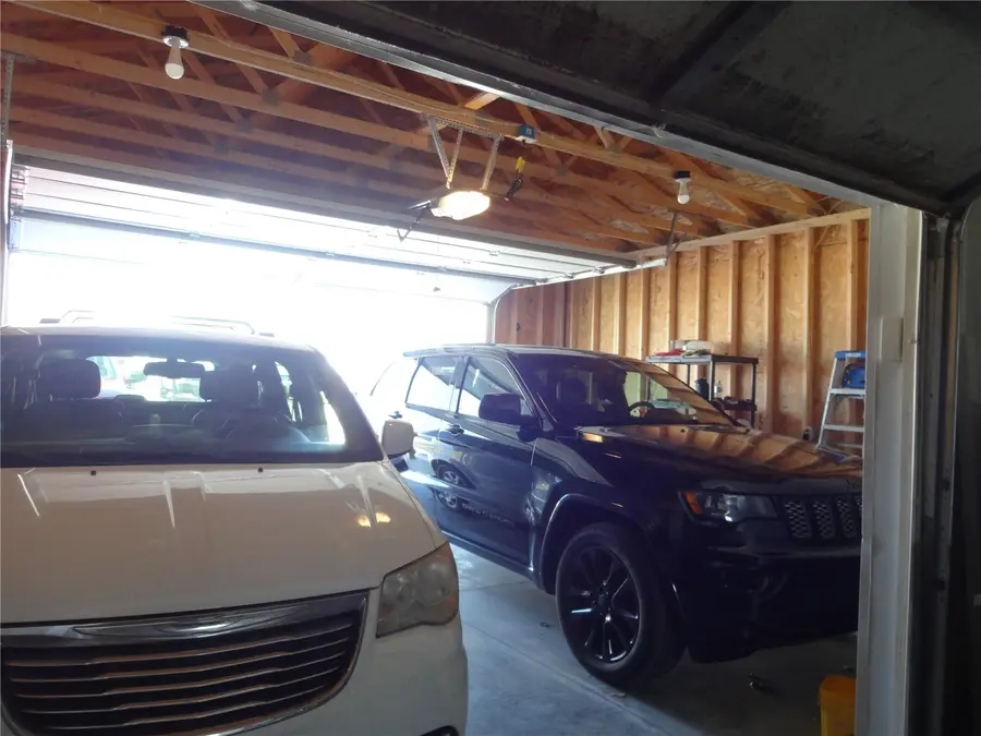 706 E Hilton St, Marengo, IA 52301 - #3