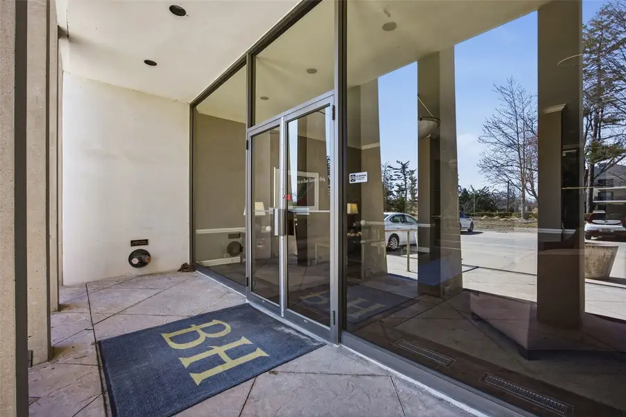 2222 1st Avenue Ne #301, Cedar Rapids, IA 52402 - #3