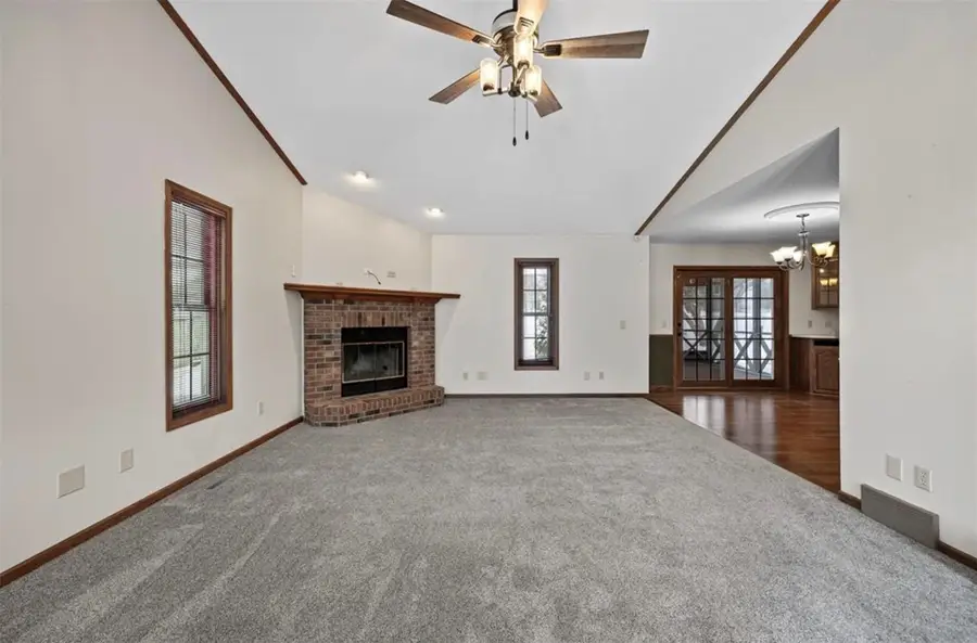 3010 Meadow Glen Street, Marion, IA 52302 - #2