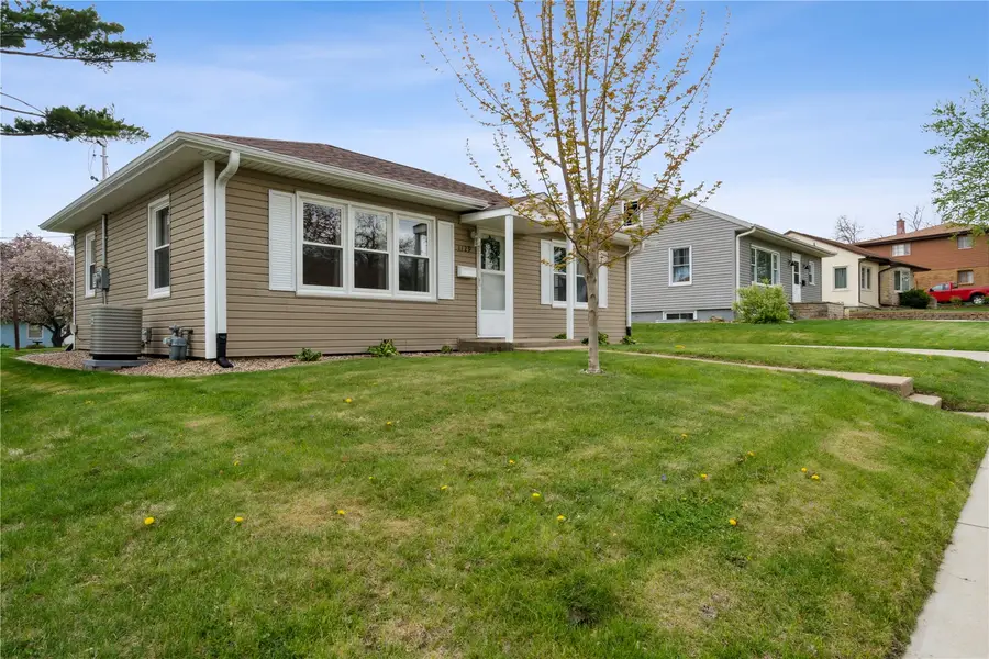 1129 Washington Drive, Marion, IA 52302 - #2