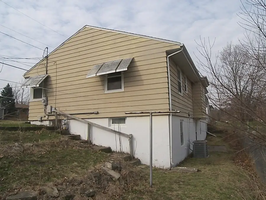 1914 1st Avenue Nw, Cedar Rapids, IA 52405 - #2