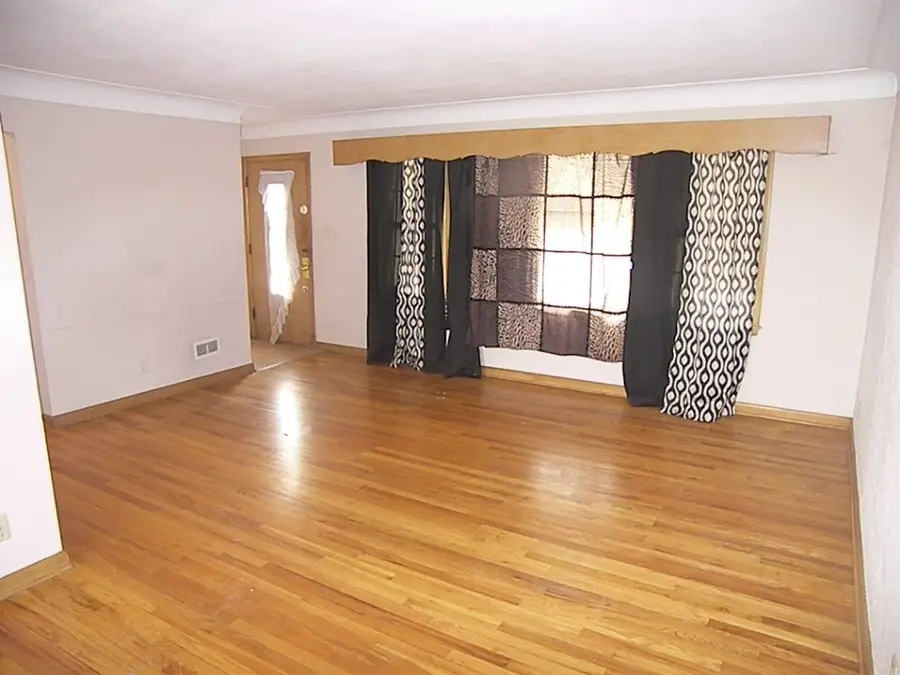 1914 1st Avenue Nw, Cedar Rapids, IA 52405 - #3