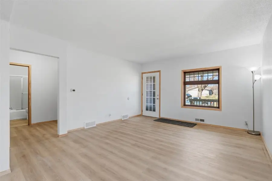 423 41st Street Ne, Cedar Rapids, IA 52402 - #3