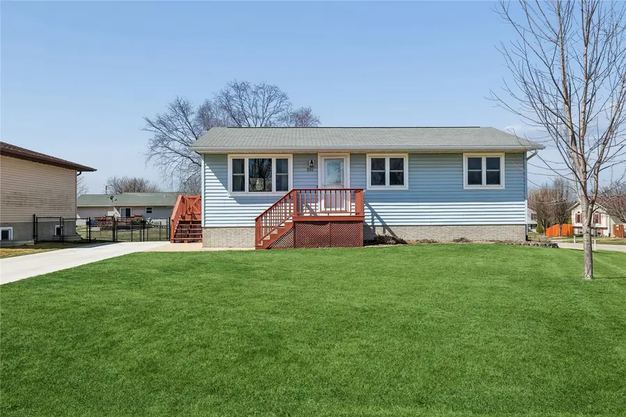 201 Oak Avenue, Urbana, IA 52345 - #3