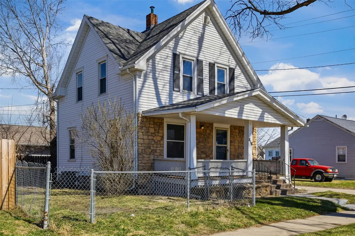 818 10th Ave Sw, Cedar Rapids, IA 52404 - #1
