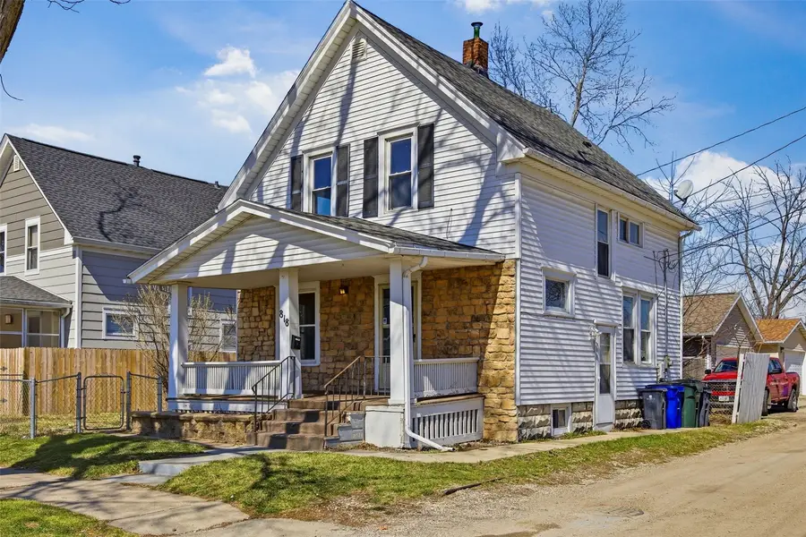 818 10th Ave Sw, Cedar Rapids, IA 52404 - #2